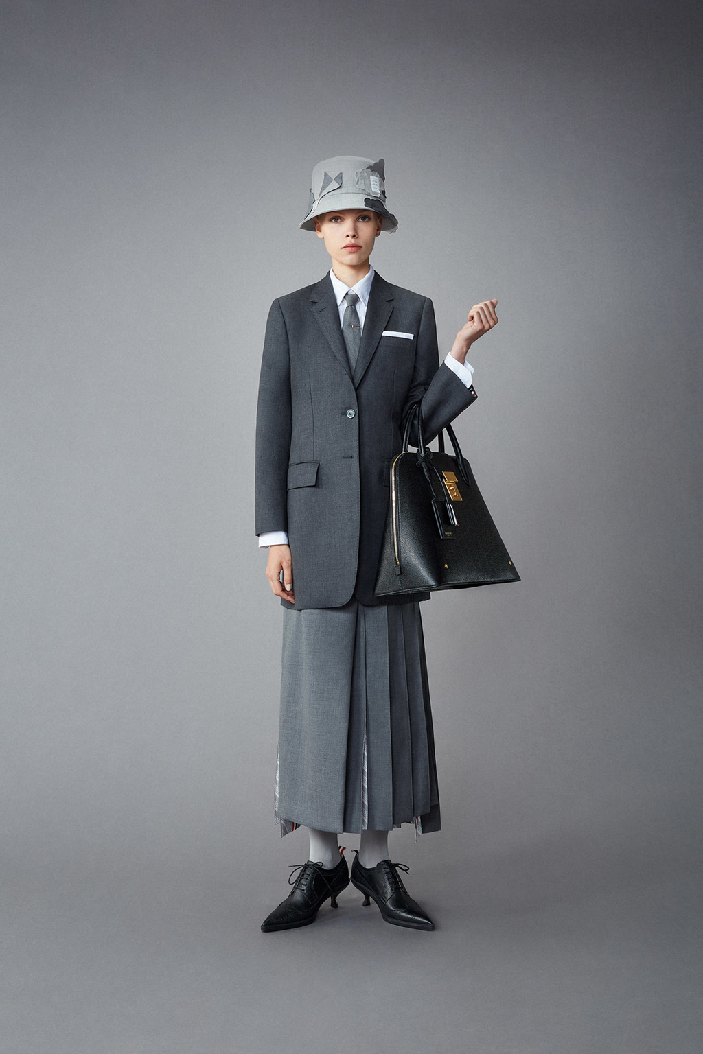 THOM BROWNE WOMENS SPRING 1 2022 - LOOK 1