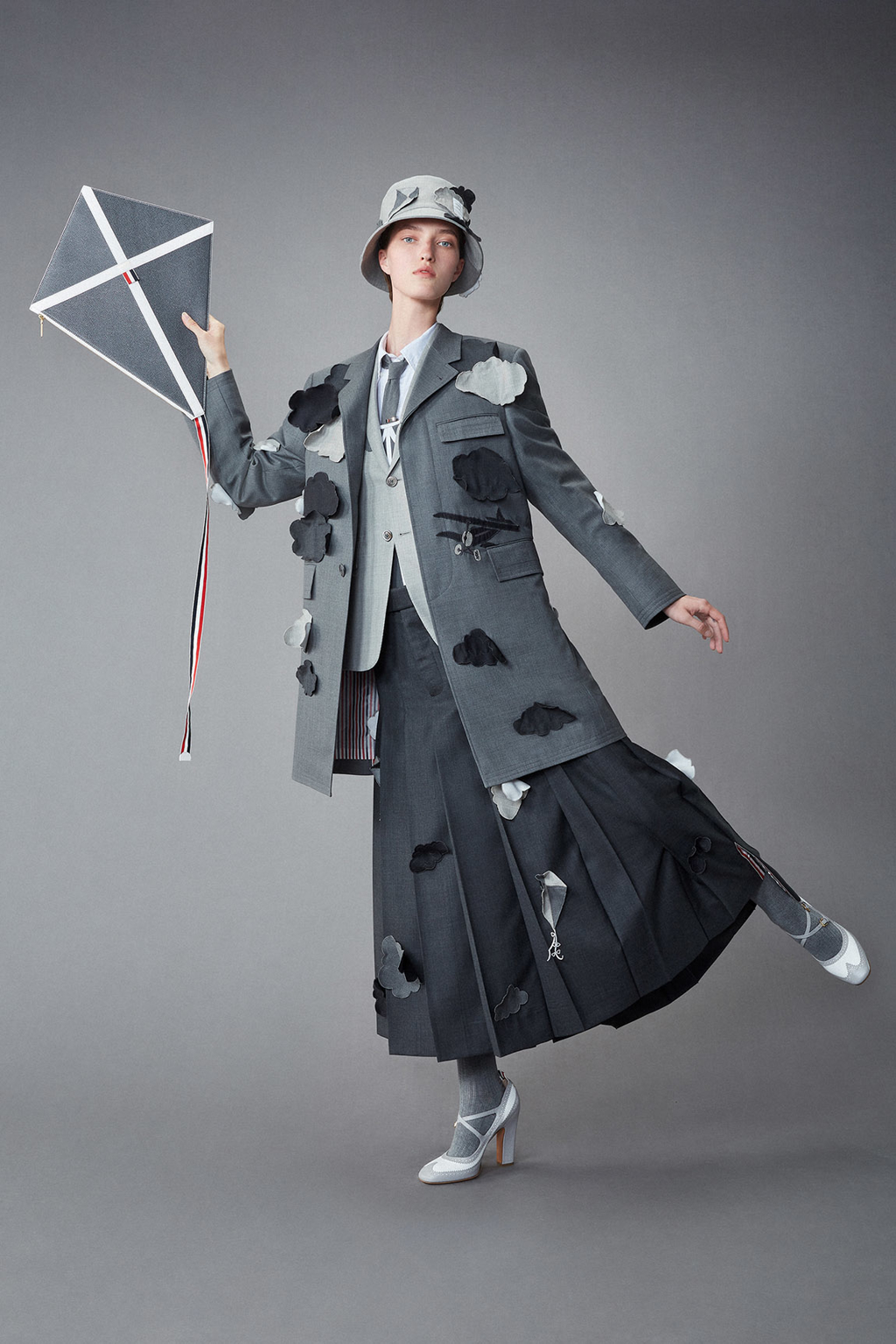 THOM BROWNE WOMENS SPRING 1 2022 - LOOK 3